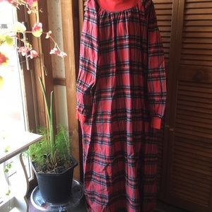 VT COUNTRY STORE MOCK NECK RED PLAID PAJAMAS XL